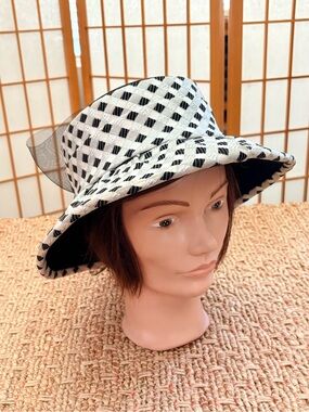 Vintage Caramia Formal Dress Hat Black & White Tulle Bow